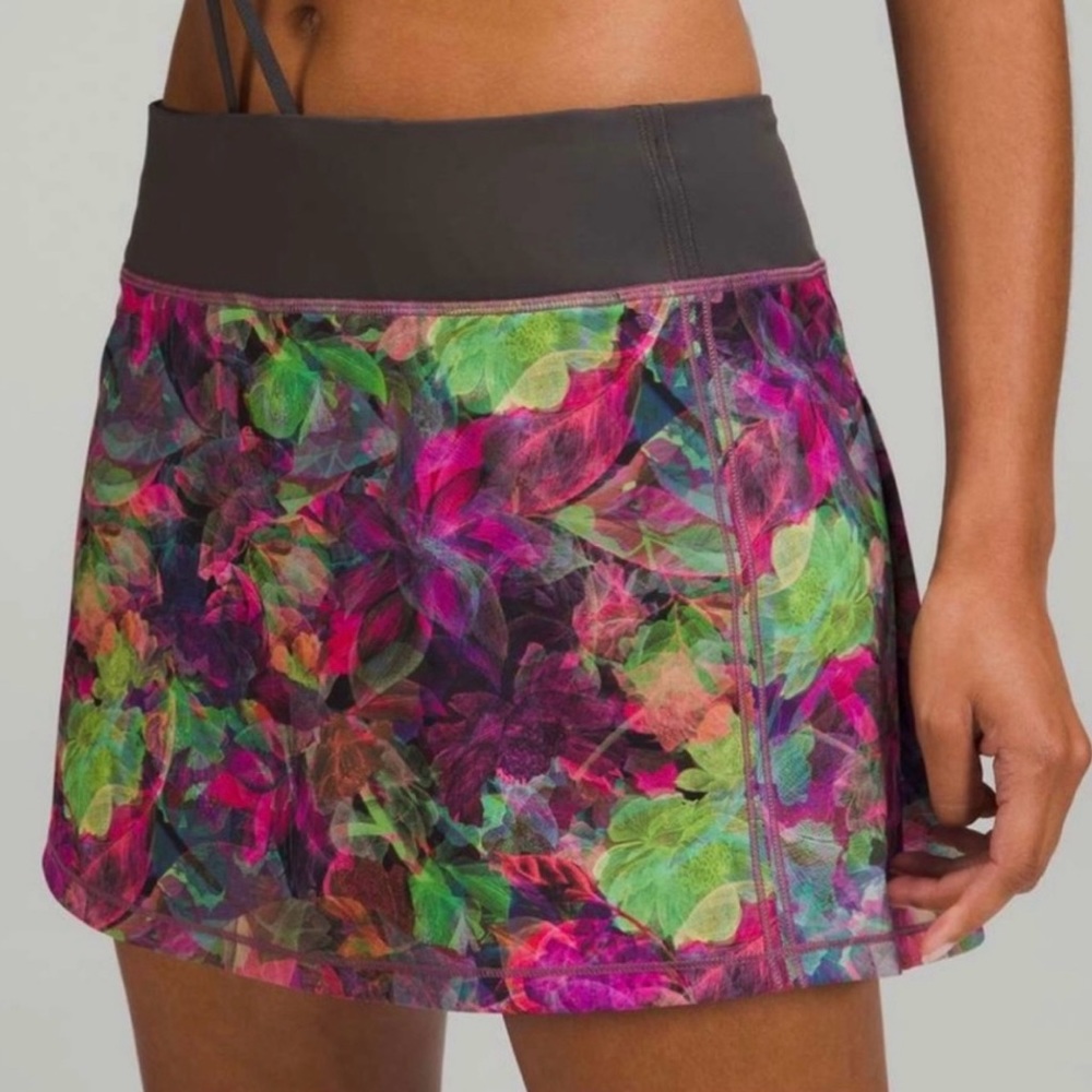 Lululemon Pace Rival Mid Rival Skirt in Vivid Floral (Size 2)